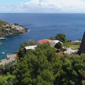 Affittacamere Sotto La Torre E Sopra Il Porticciolo, Isola di Ustica